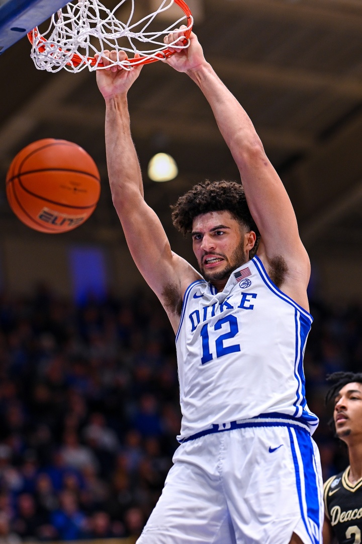 pg平台-真猛将~状元热门卡梅隆·布泽尔轰32分9板4助3断 杜克开季18胜1负