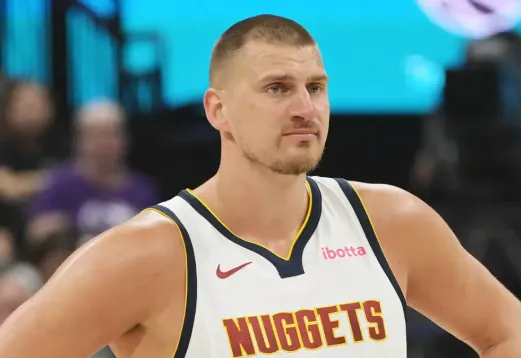 pg中国登录入口-约基奇半场投篮4中3,罚球5中4得到10分6篮板7助攻2抢断